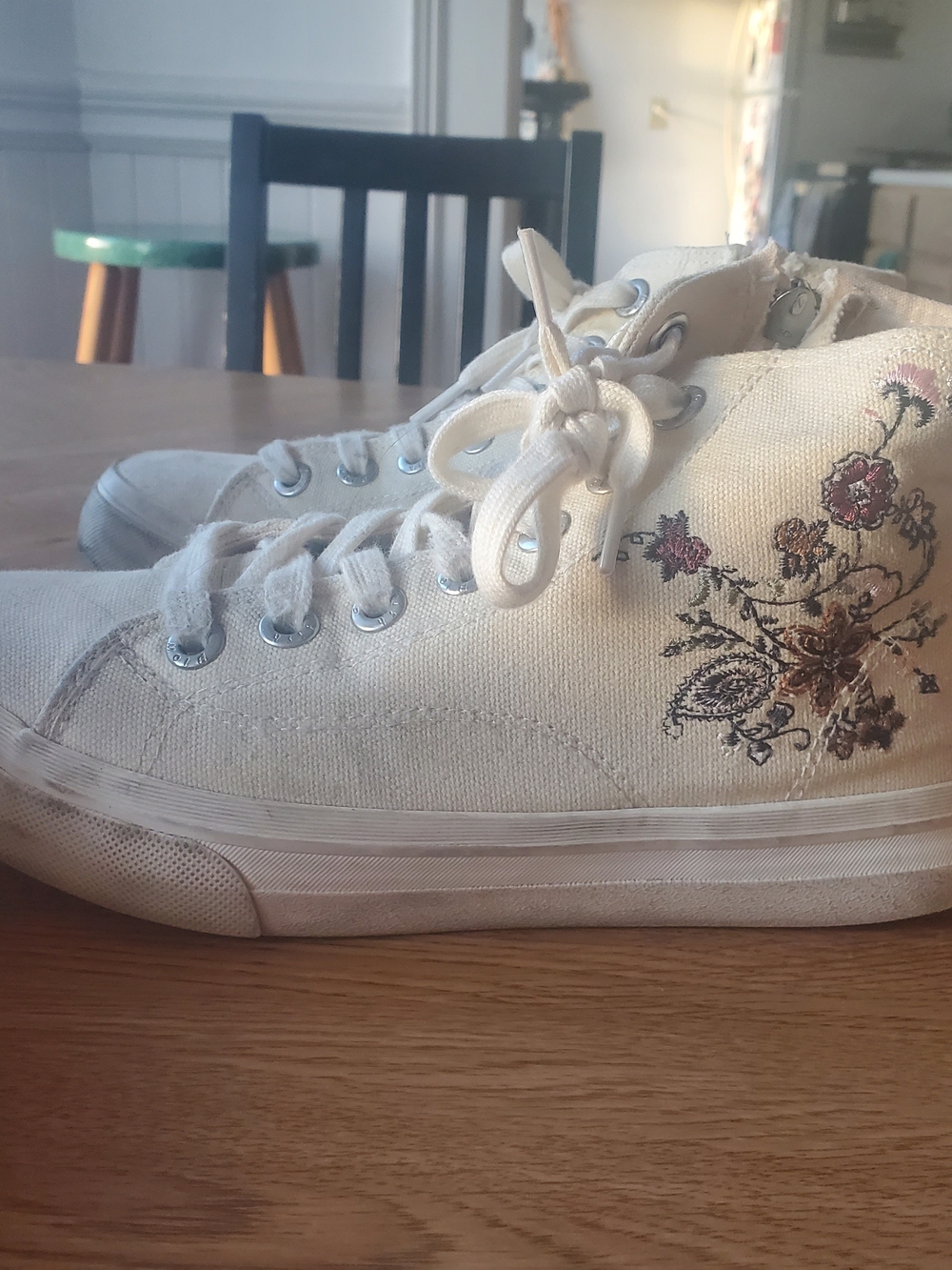 Rocket Dog Cream Canvas High-Top Sneakers with Floral Embroidery